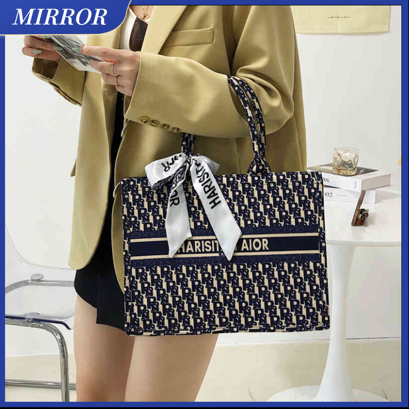 MIRROR Luxury Handbag Red Ins Popular Tote Designer Evening Bags Portable Large Capacity Vegetable Basket Women's Leisure Trend Store, Bag
MIRROR Luxury Handbag Red Ins Popular Tote Designer Evening Bags Portable Large Capacity Vegetable Basket Women's Leisure Trend Store, Bag