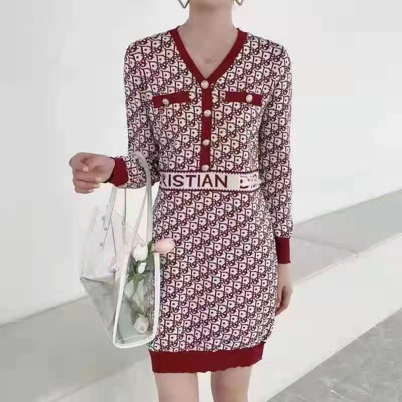 dress d family skirt 21 spring and autumn classic old flower letter jacquard v-neck thin knitted long sleeve women, White;black
dress d family skirt 21 spring and autumn classic old flower letter jacquard v-neck thin knitted long sleeve women, White;black