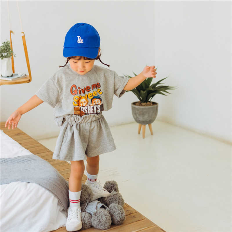 2020 New Spring Summer Girls' Suit Two-piece Set Short Sleeve Digital Printed Sweatershirt And Shorts Children Clothes Kids Sets P0831, Beige g0316
2020 New Spring Summer Girls' Suit Two-piece Set Short Sleeve Digital Printed Sweatershirt And Shorts Children Clothes Kids Sets P0831, Beige g0316