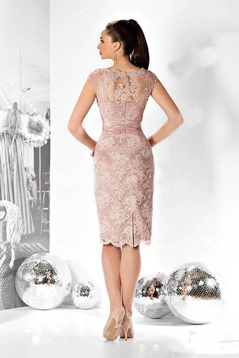 Elegant Dusty Pink Sheath Short Groom Mother's Dresses Knee Length Lace Appliques Beaded Mother Of The Bride Dresses Wedding Guest Gowns Jewel ne
