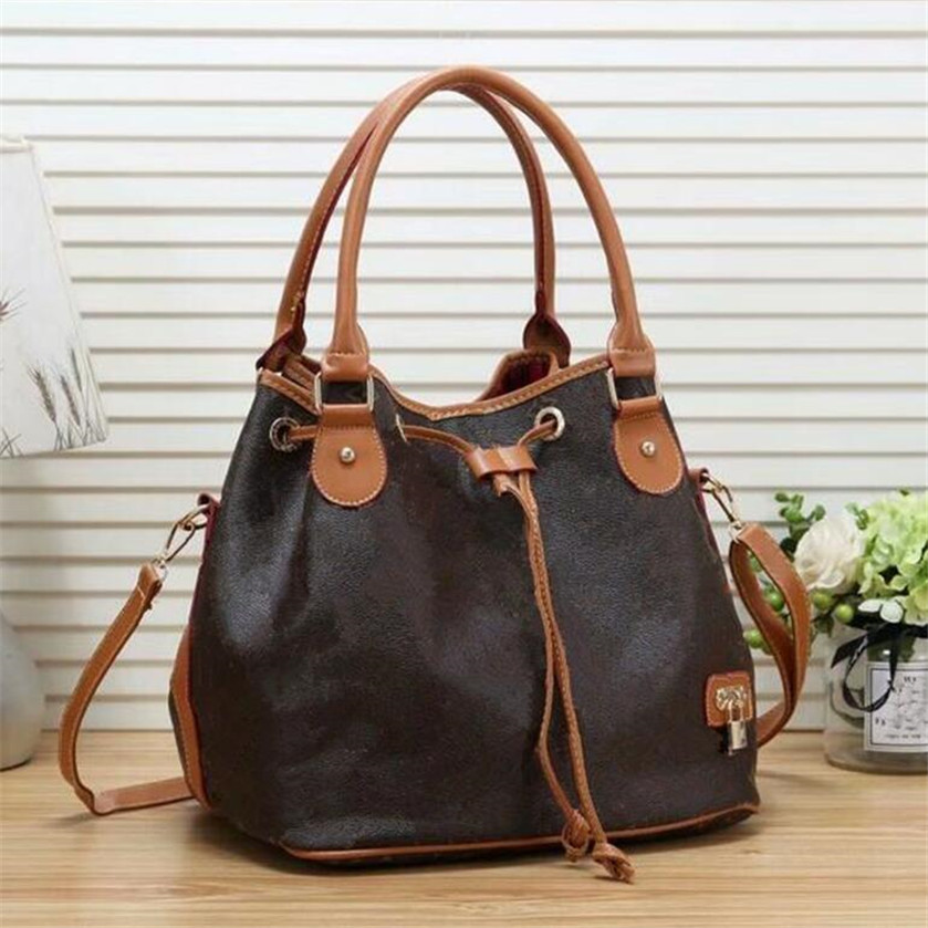 2021 Fashion Hot Handbags Designers Letter Printing Embroidery Multicolor Single Shoulder Large Capacity Bucket Bags High Quality Totes 113
2021 Fashion Hot Handbags Designers Letter Printing Embroidery Multicolor Single Shoulder Large Capacity Bucket Bags High Quality Totes 113