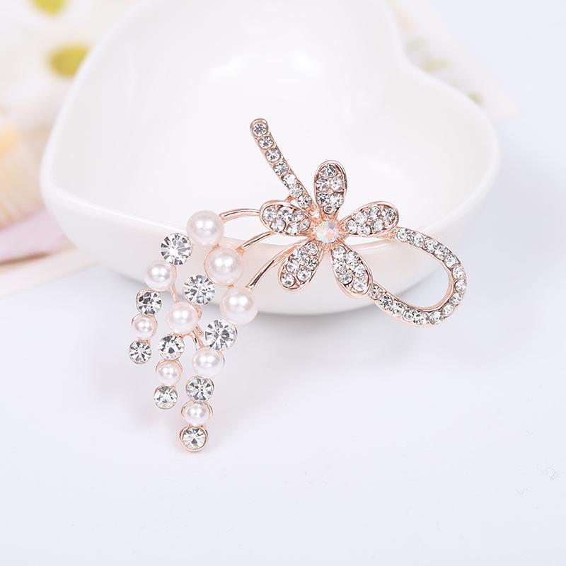Pins, Brooches 2021 Rhinestone High-end Elegant Brooch Oriental Fashion Clothing Matching Ladies Pin Holiday Gift A2
Pins, Brooches 2021 Rhinestone High-end Elegant Brooch Oriental Fashion Clothing Matching Ladies Pin Holiday Gift A2