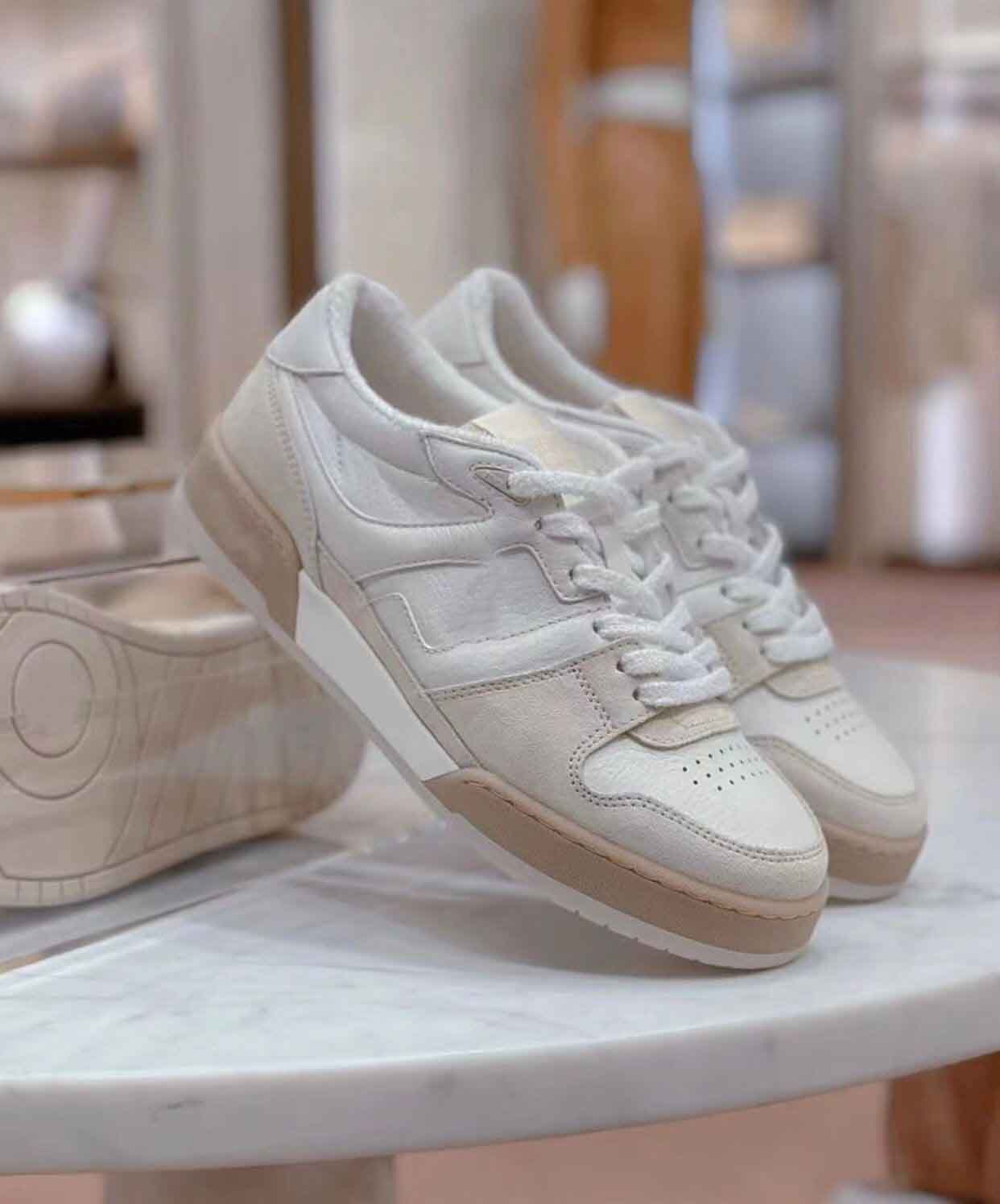 Comfort Luxury Suede & Nylon Match Sneakers Shoes Men's Casual Mesh Light Rubber Sole Low-top Skateboard Outdoor Nice Perfect Brands Sports With Box
Comfort Luxury Suede & Nylon Match Sneakers Shoes Men's Casual Mesh Light Rubber Sole Low-top Skateboard Outdoor Nice Perfect Brands Sports With Box