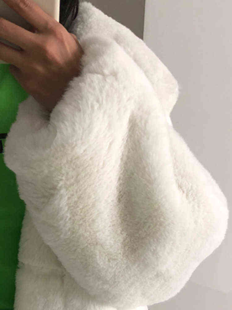 Lautaro Winter Oversized Thick Warm White Fluffy Faux Fur Coat Women Long Sleeve Loose Casual Stylish Korean Fashion Streetwear 211123