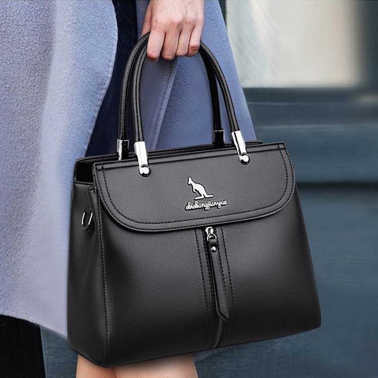 2021 new fashion kangaroo high grade temperament hand One Shoulder Messenger women's large capacity bag, Wine
2021 new fashion kangaroo high grade temperament hand One Shoulder Messenger women's large capacity bag, Wine