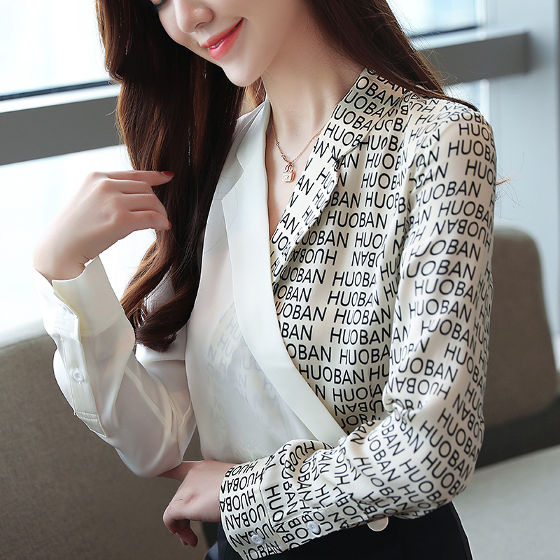 Autumn Women Tops Ladies Tops Chiffon Blouse Shirts For Women Long Sleeve V-neck Button Letter Blusas Clothes Women 6088 50 210225