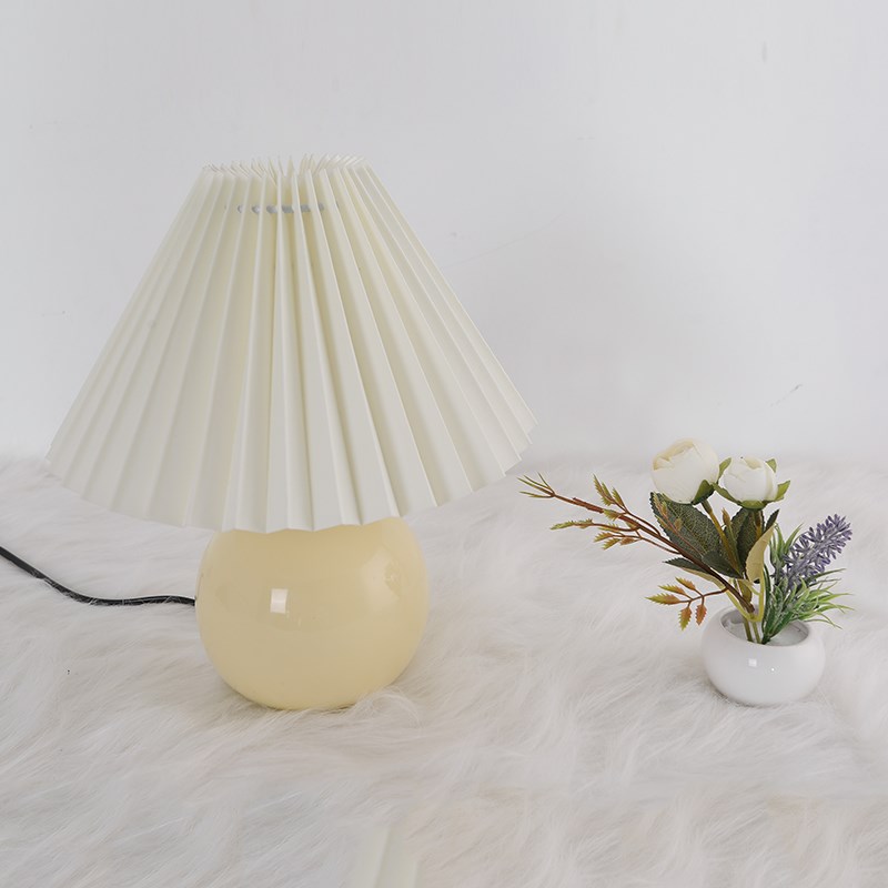 Elegant Vintage-Style Pleated Table Lamp with Nordic Design - Perfect for Bedrooms & Living Spaces