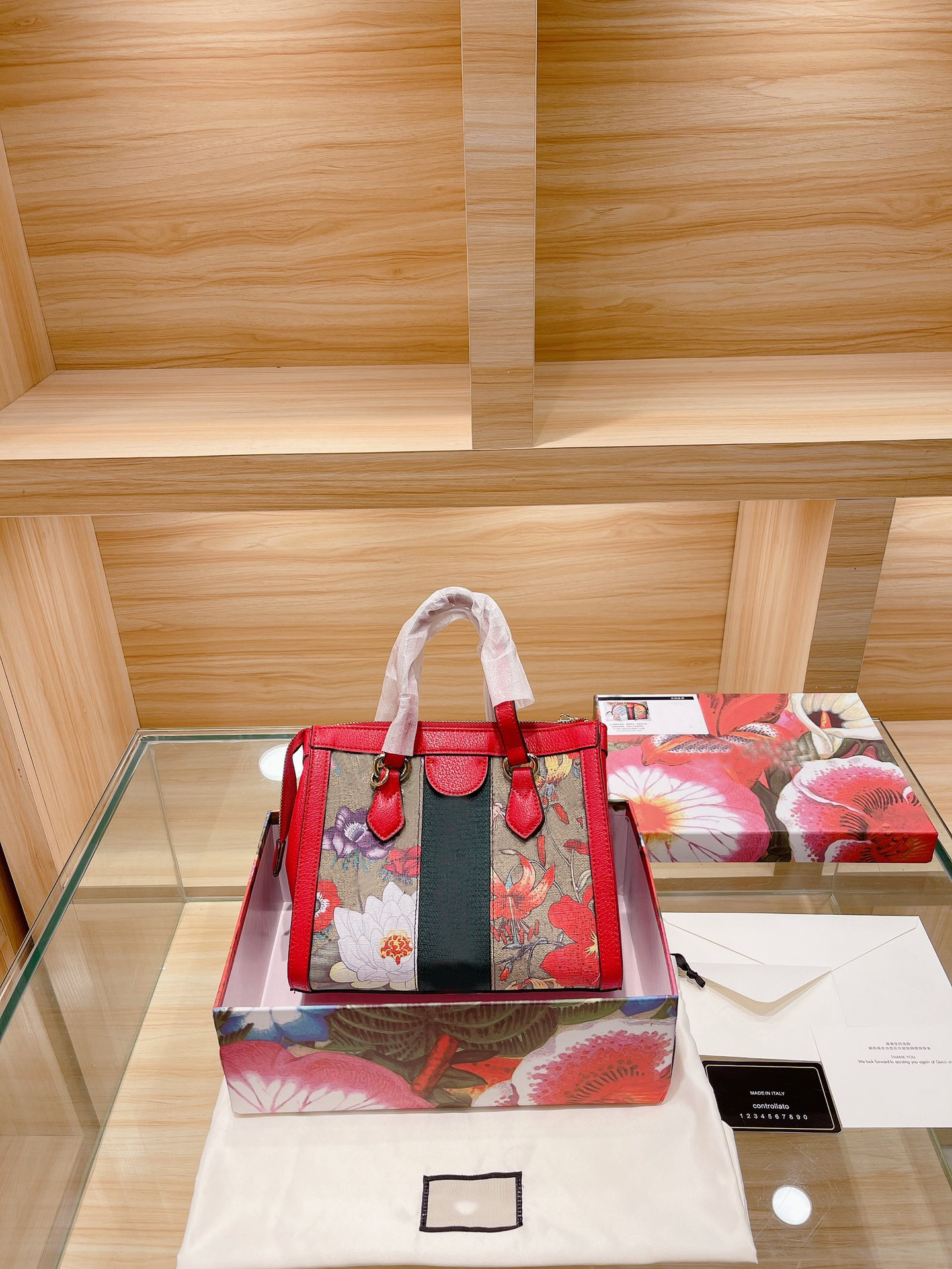 Flower painted luxury designer handbag ladies fashion shoulder bags high quality messenger bag with box
Flower painted luxury designer handbag ladies fashion shoulder bags high quality messenger bag with box