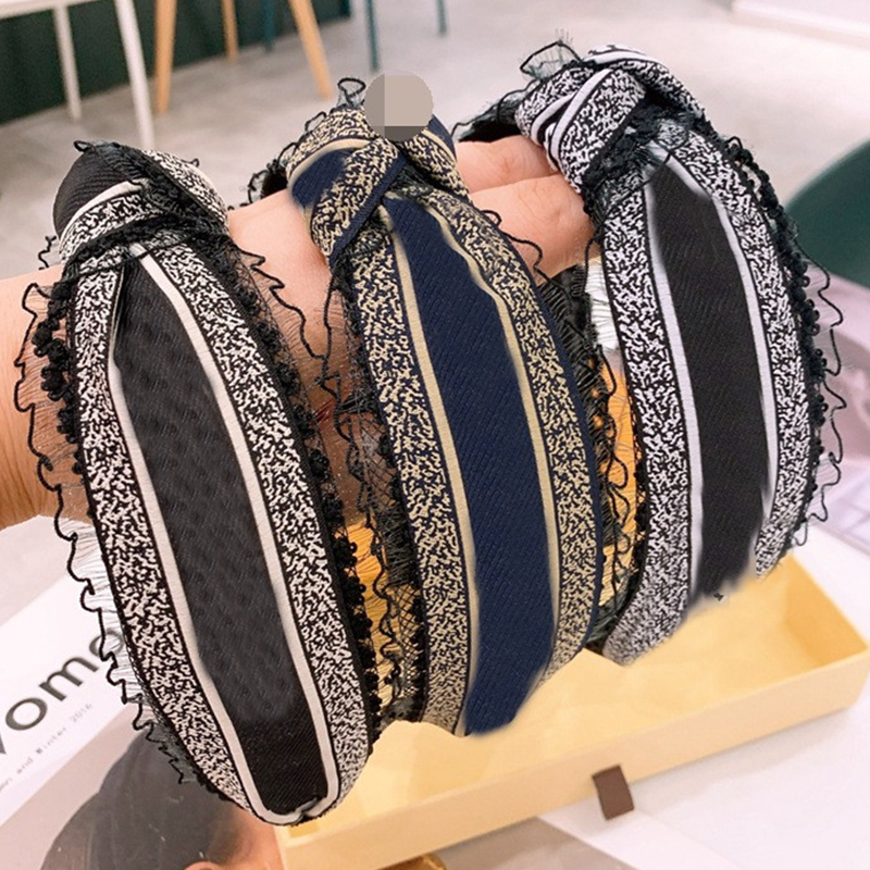 Luxury Ribbon Lace Headbands Letters Knotted Hair Band Wide Brim Headband Ladies Hair Hoop Hair Accessories
Luxury Ribbon Lace Headbands Letters Knotted Hair Band Wide Brim Headband Ladies Hair Hoop Hair Accessories