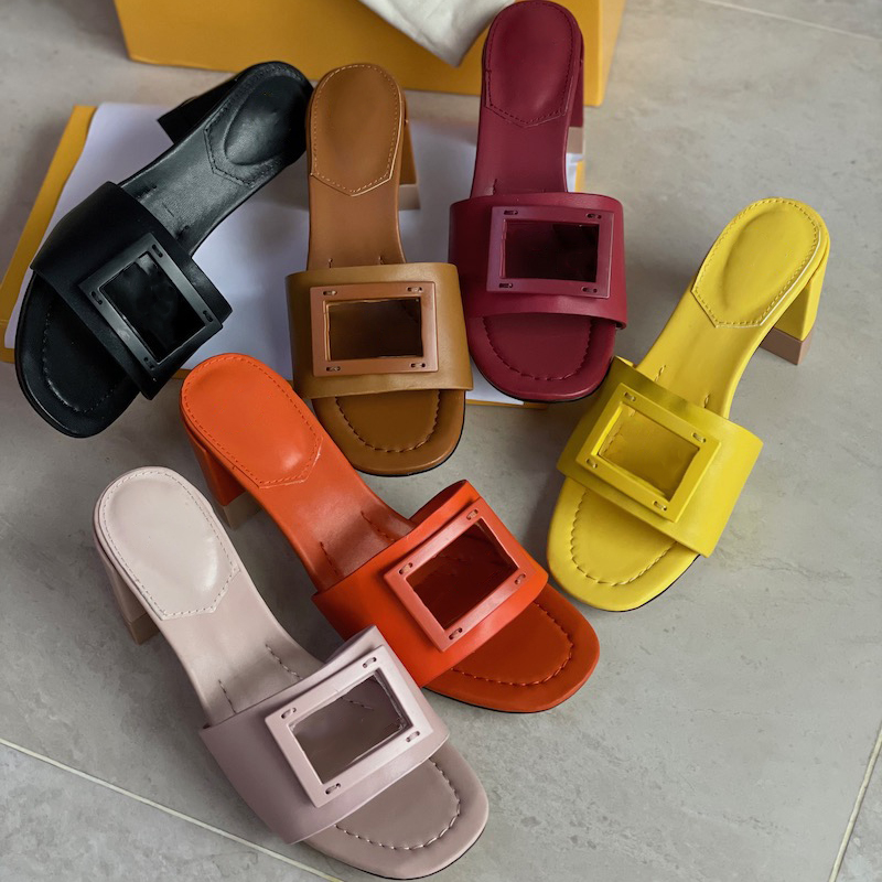 Women Signature Sandals Leather Slides Slippers Embellished Baguette Pattern High Heels Designer Shoes Summer Outdoor Flats Flip Flops With Box 315, Socks
Women Signature Sandals Leather Slides Slippers Embellished Baguette Pattern High Heels Designer Shoes Summer Outdoor Flats Flip Flops With Box 315, Socks