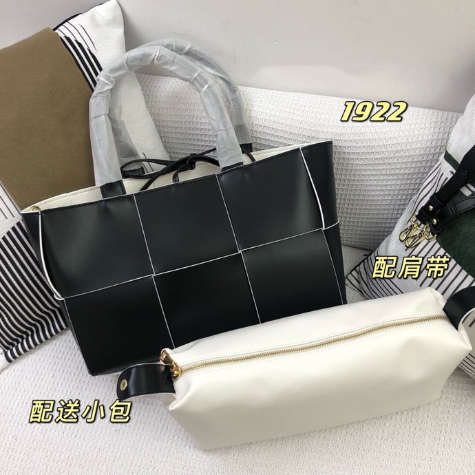 2021 new Women Messenger Travel bag Classic Style Fashion bags Shoulder Bags Lady Totes handbags 34-23-12cm, Shoebox is not sold separately
2021 new Women Messenger Travel bag Classic Style Fashion bags Shoulder Bags Lady Totes handbags 34-23-12cm, Shoebox is not sold separately