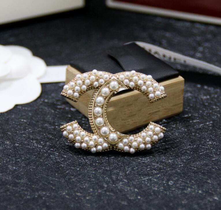 2021 spring and summer fashion net red with a lovely golden female sen retro full bead brooch
2021 spring and summer fashion net red with a lovely golden female sen retro full bead brooch