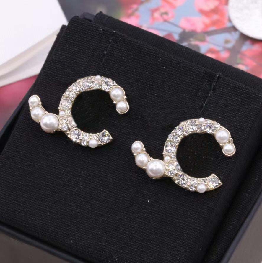 2021 Top quality stud earring drop with diamond and nature pearl beads for women wedding jewelry gift have box stamp PS3977
2021 Top quality stud earring drop with diamond and nature pearl beads for women wedding jewelry gift have box stamp PS3977
