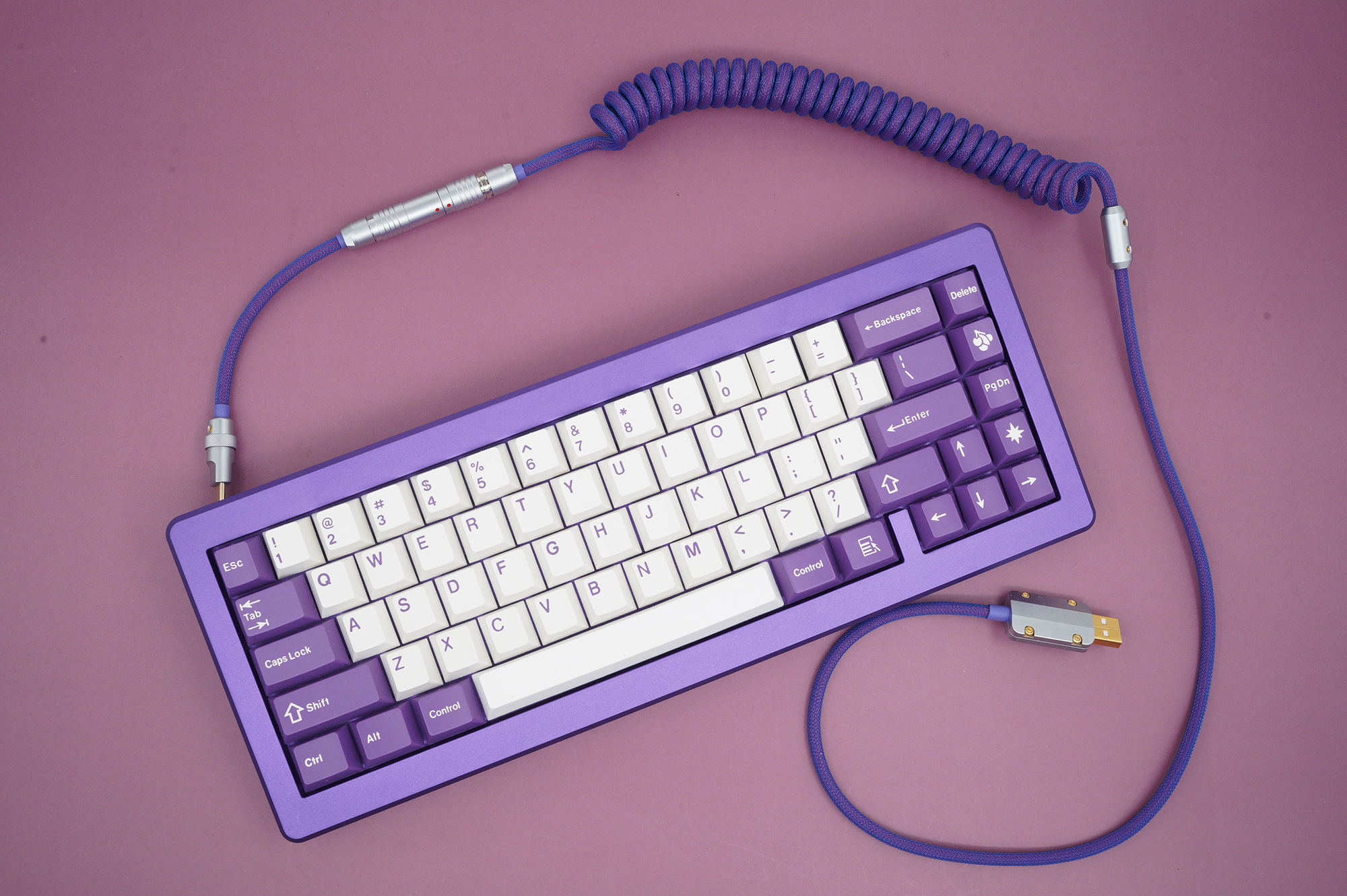 GeekCable Handmade Customized Mechanical Keyboard Data Cable For GMK Theme SP Keycaps Filco MINILA Customized Mysterious Purple