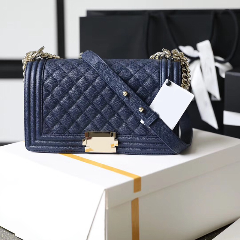Spring/Summer 2021 collection 385471 Real leather caviar French pure original saffy line matching material super soft handle Genuine Leather
Spring/Summer 2021 collection 385471 Real leather caviar French pure original saffy line matching material super soft handle Genuine Leather