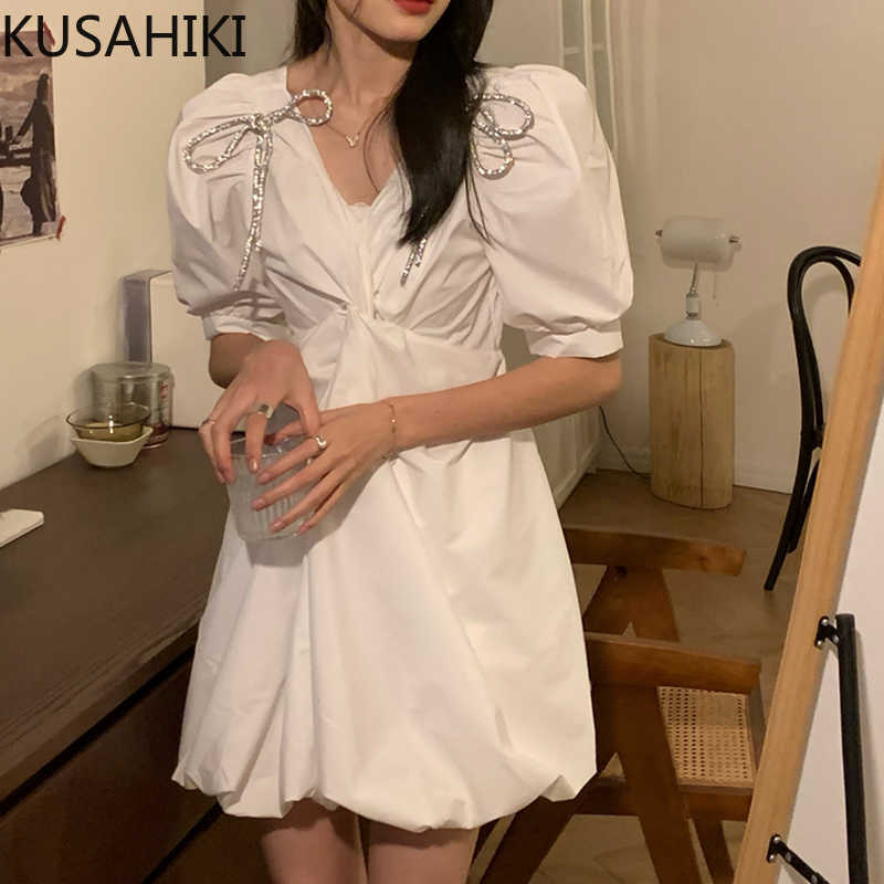 KUSAHIKI Vintage Puff Sleeve Sweet Dresses Blingbling Bowknot V-neck High Waist Vestidos Korean Women Dress 6G265 210602, Photo color
KUSAHIKI Vintage Puff Sleeve Sweet Dresses Blingbling Bowknot V-neck High Waist Vestidos Korean Women Dress 6G265 210602, Photo color