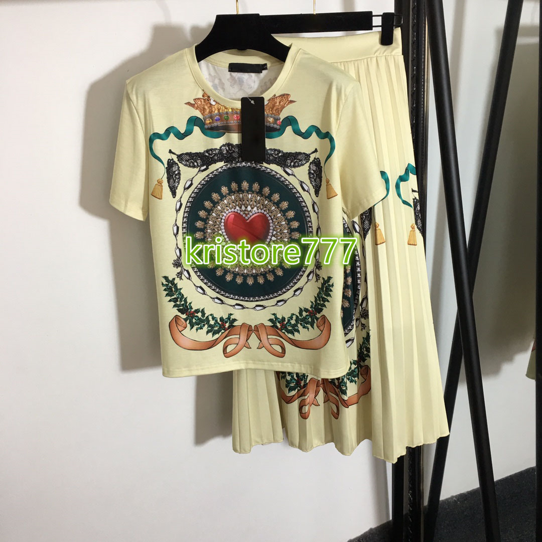 2021 women's girls t-shirts tee pullover tops+a-line long pleated skirt with geometric print female vintage runway shirt two piece dress set, White
2021 women's girls t-shirts tee pullover tops+a-line long pleated skirt with geometric print female vintage runway shirt two piece dress set, White