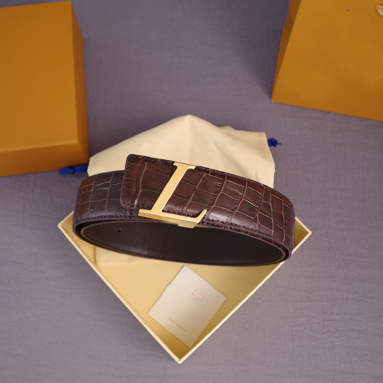 Designer Women Belts Men Genuine Belt Womens Luxury Mens Luxurys Fashion Leather Gold Buckle Classic With Box, Free
Designer Women Belts Men Genuine Belt Womens Luxury Mens Luxurys Fashion Leather Gold Buckle Classic With Box, Free