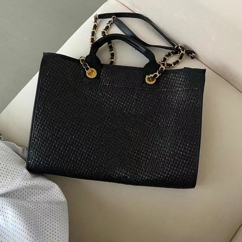 Luxury fashion Shoulder Bag 2021 ladies exquisite designer Handbag supplier brand counter classic large-capacity Backpack factory sales discount price
Luxury fashion Shoulder Bag 2021 ladies exquisite designer Handbag supplier brand counter classic large-capacity Backpack factory sales discount price