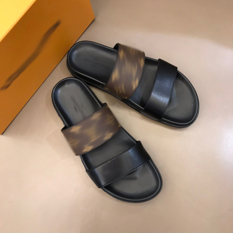 2021 Slipper Men Slides Sandals Designer Shoes Luxury Slide Summer Fashion Wide Flat Slippery Thick Sandal Slippers Flip Flops With Box Size 39-45 -E46, Black
2021 Slipper Men Slides Sandals Designer Shoes Luxury Slide Summer Fashion Wide Flat Slippery Thick Sandal Slippers Flip Flops With Box Size 39-45 -E46, Black