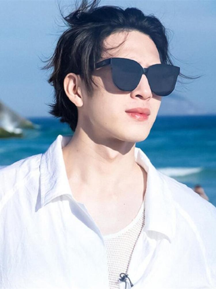 Outdoor Eyewear Fashion Women Colour Luxury Flat Top Cat Eye Sunglasses Elegant Oculos De Sol Men Twin Beam Oversized Sun Glasses UV400
Outdoor Eyewear Fashion Women Colour Luxury Flat Top Cat Eye Sunglasses Elegant Oculos De Sol Men Twin Beam Oversized Sun Glasses UV400