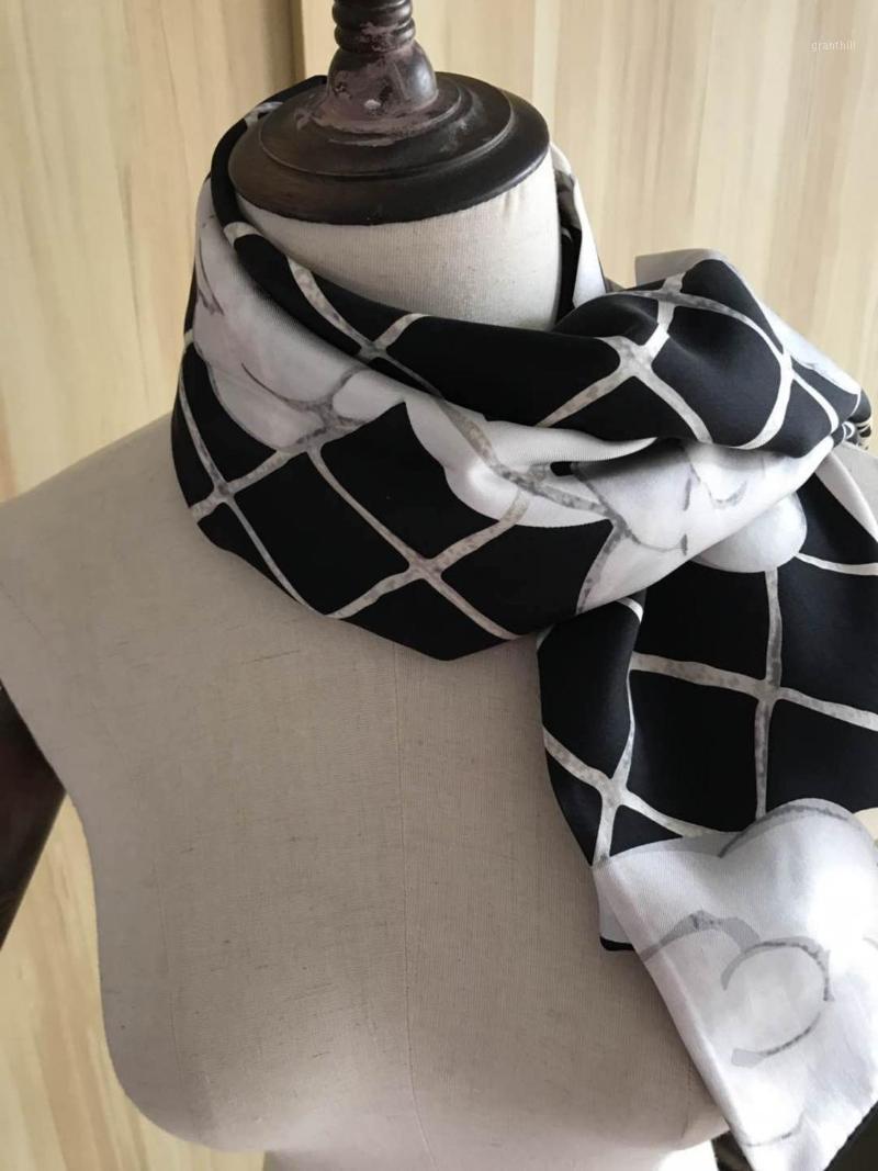Scarves 2021 Arrival Autumn Fashion Elegant Classic Flower 100% Silk Scarf 90*90 Cm Square Shawl Twill Wrap For Women Lady Girl, Blue;gray
Scarves 2021 Arrival Autumn Fashion Elegant Classic Flower 100% Silk Scarf 90*90 Cm Square Shawl Twill Wrap For Women Lady Girl, Blue;gray