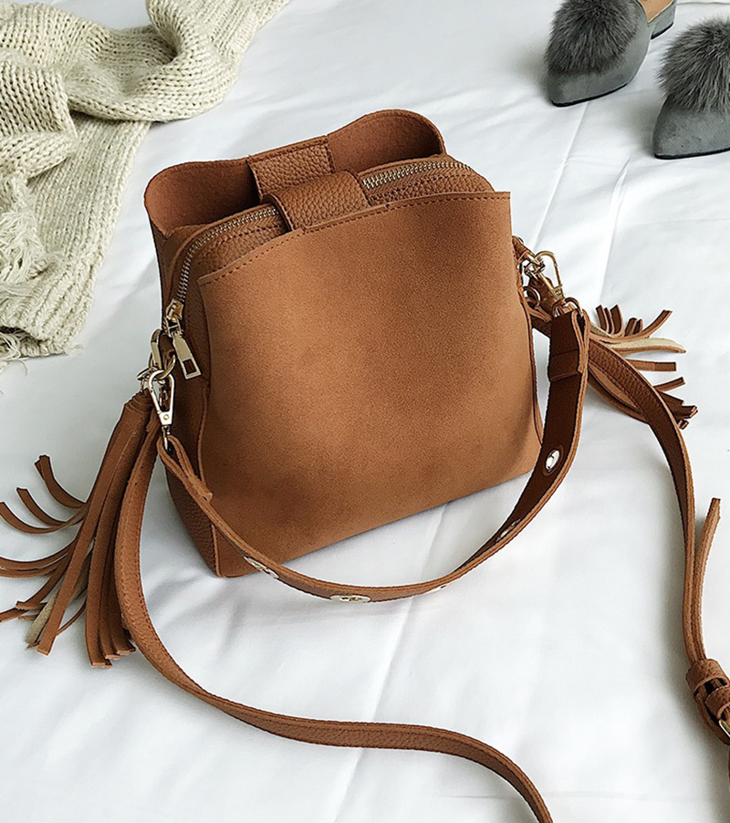 Korean version of the wild bucket bag new foreign trade frosted tassel single shoulder messenger bag lady hand carry retro female bags, Red
Korean version of the wild bucket bag new foreign trade frosted tassel single shoulder messenger bag lady hand carry retro female bags, Red
