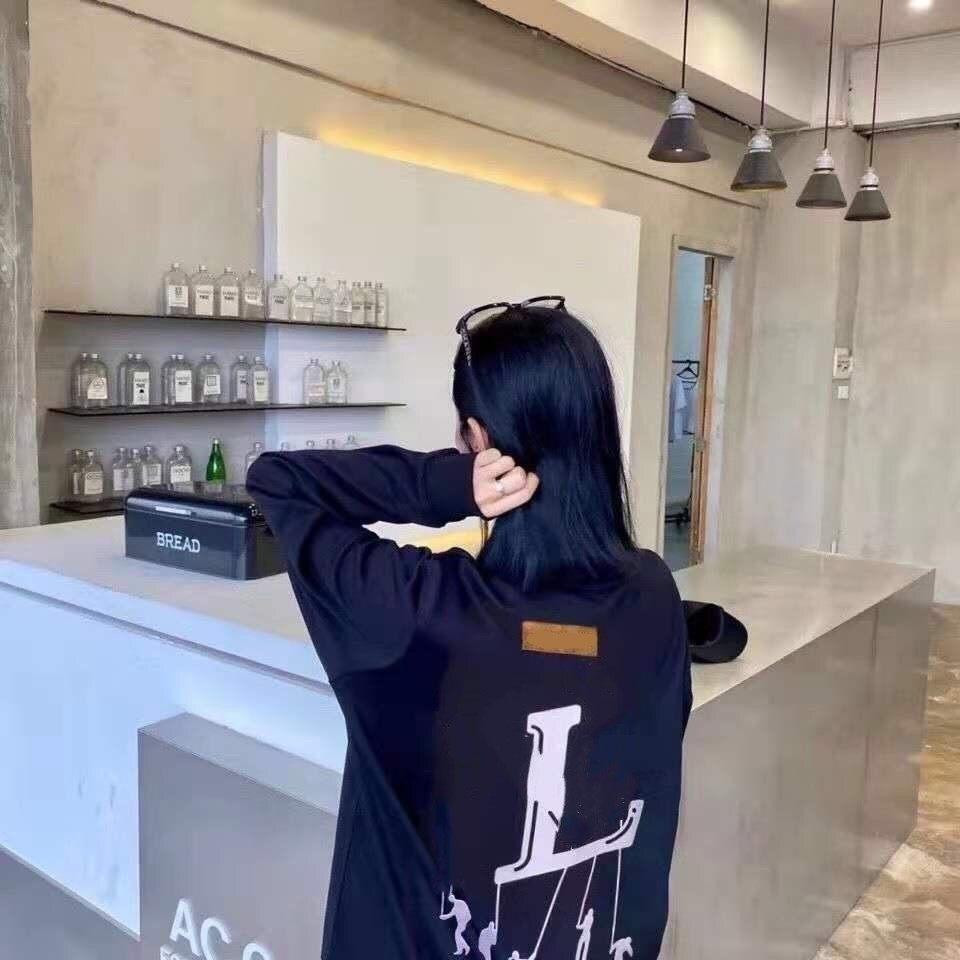 2021 Mens and women Designer Hoodies Men Streetwear Letter Hoodie Man S Womens Luxurys Hooded Skateboards Hoody High Street Pullover Sweatshirt Clothes Jumpers, Black
2021 Mens and women Designer Hoodies Men Streetwear Letter Hoodie Man S Womens Luxurys Hooded Skateboards Hoody High Street Pullover Sweatshirt Clothes Jumpers, Black
