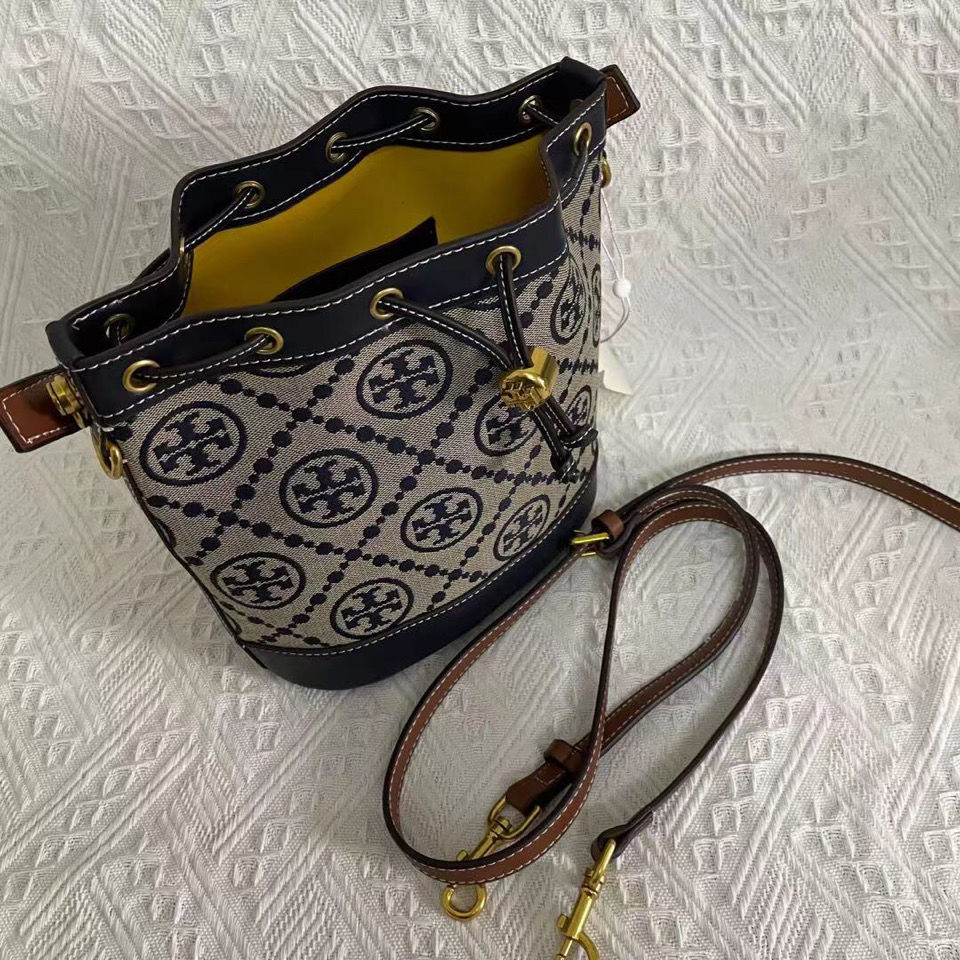 Cattle Goods Same Style New European and American All-Matching Drawstring Drawstring Bucket Bag Figured Cloth Shoulder Crossbody Womens Bag, Yellow
Cattle Goods Same Style New European and American All-Matching Drawstring Drawstring Bucket Bag Figured Cloth Shoulder Crossbody Womens Bag, Yellow