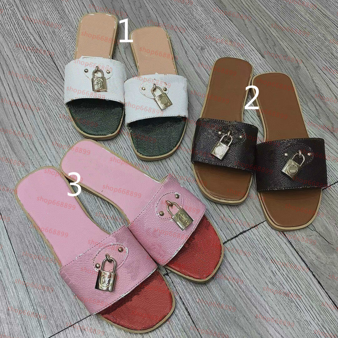 Women Fashion Summer Lock Shoes Slipper Graffiti Sandals Women Genuine Cowhide Leather Shoes Flat Slippers Large Size 35-42
Women Fashion Summer Lock Shoes Slipper Graffiti Sandals Women Genuine Cowhide Leather Shoes Flat Slippers Large Size 35-42