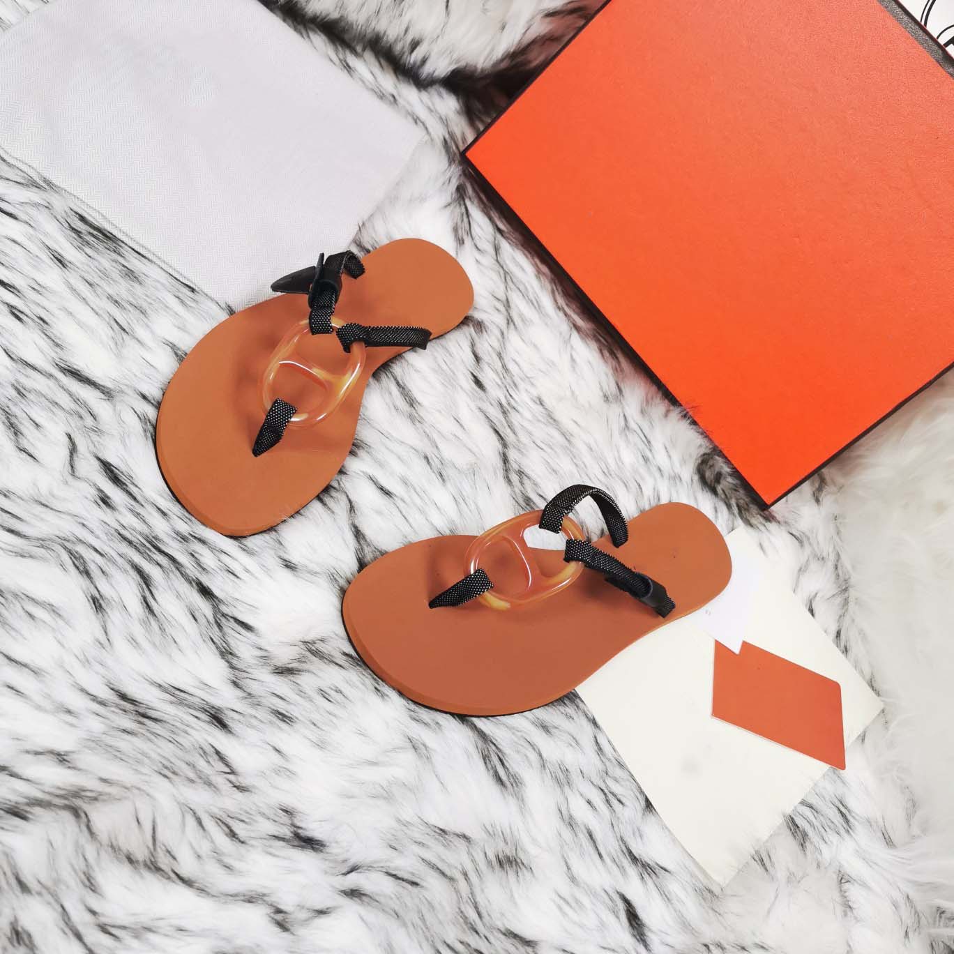 high Quality Slippers Mens Womens Sandals Slide Summer Fashion Indoor OUTDOOR Wide Flat Flip Flop With Box, 11 
high Quality Slippers Mens Womens Sandals Slide Summer Fashion Indoor OUTDOOR Wide Flat Flip Flop With Box, 11