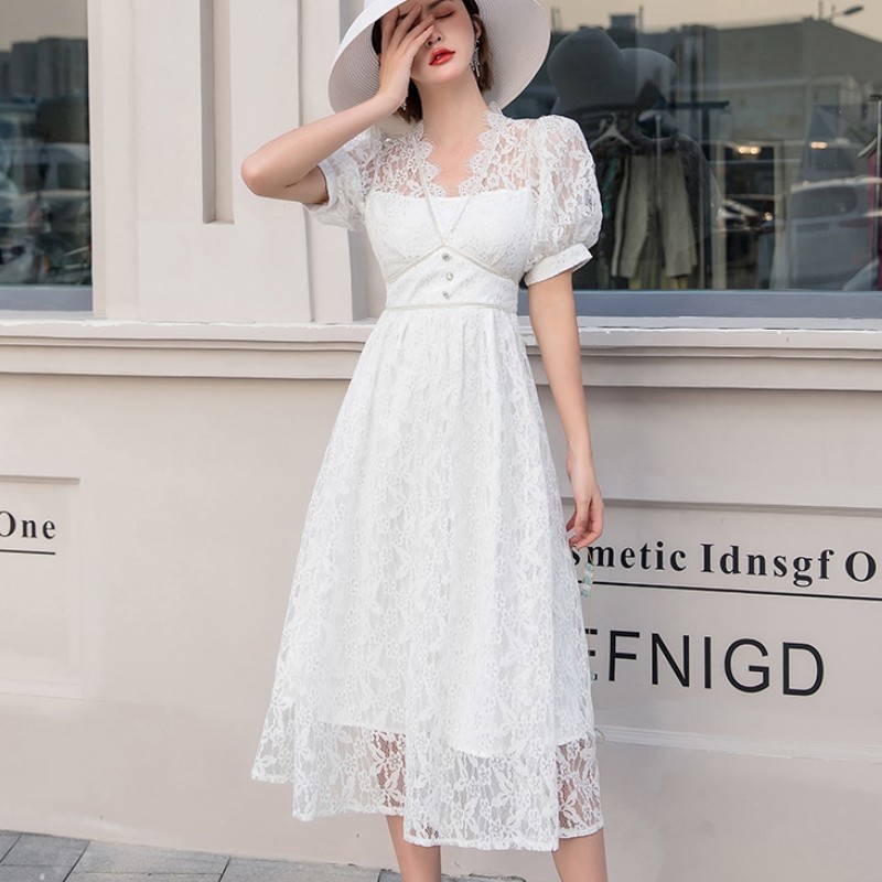 French Sweet Lace Dress Women Chic Elegant Solid Button V Neck Puff Sleeve Spring Holiday Party Midi es 210519