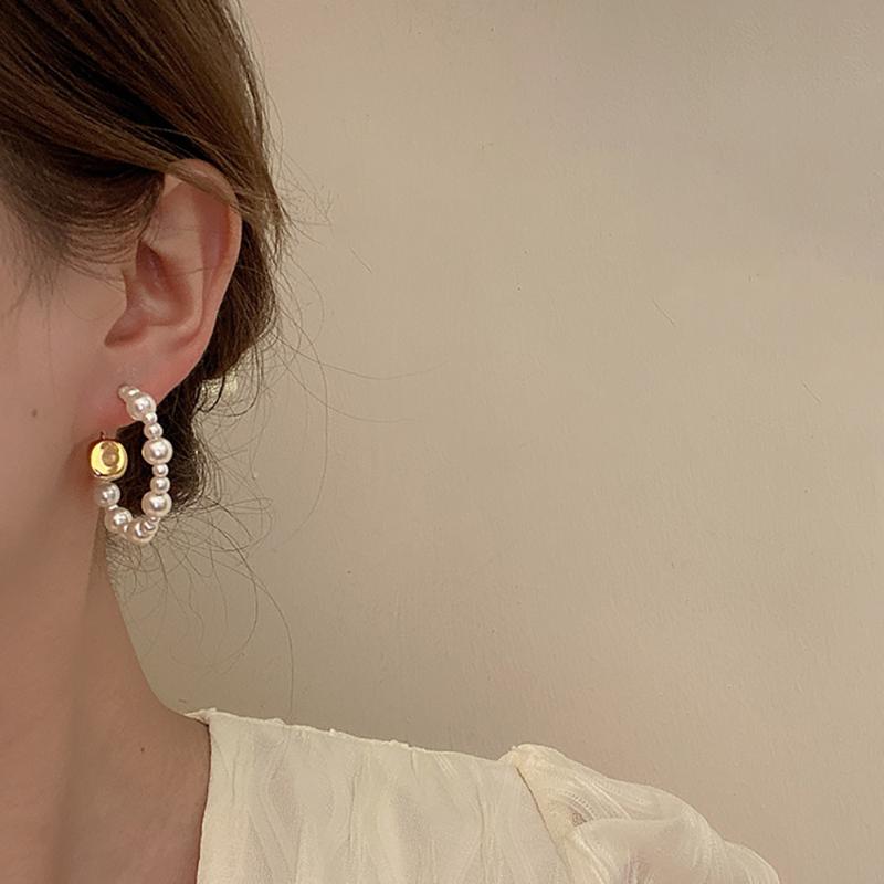 Hoop & Huggie Ghidbk Elegant White Freshwater Pearl Round Earrings For Women With Irregular Pendant Cute Summer Pearls
Hoop & Huggie Ghidbk Elegant White Freshwater Pearl Round Earrings For Women With Irregular Pendant Cute Summer Pearls