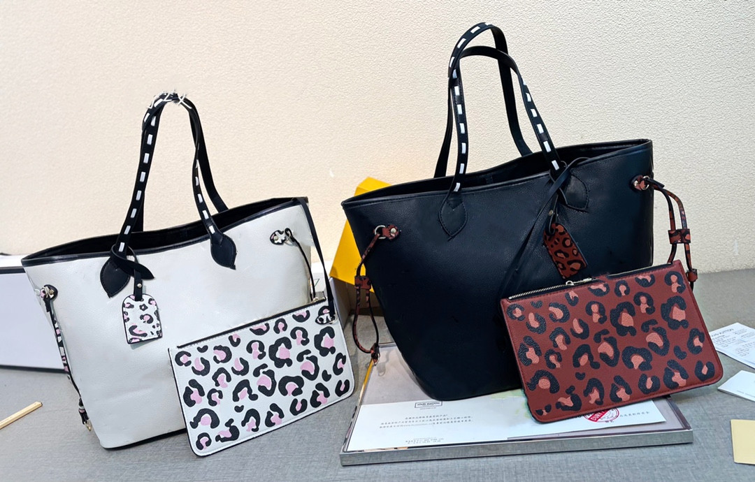 2021 tote handbag women totes handbags Shopping Bags purses brown flower leopard leather MM size embossed printing logo design high-end large, Customize
2021 tote handbag women totes handbags Shopping Bags purses brown flower leopard leather MM size embossed printing logo design high-end large, Customize