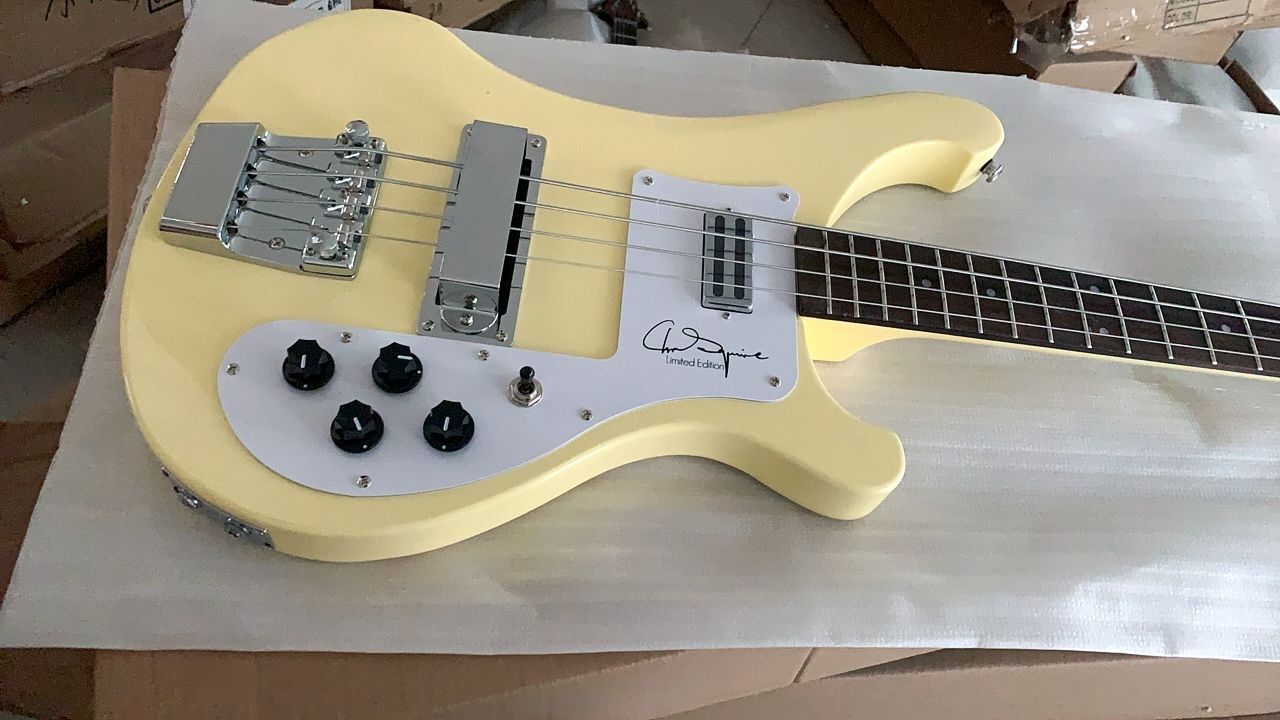4003 4001CS Chris Squire Signature Blonde Electric Bass Guitar Neck Thru Body, Rosewood Fingerboard & Dot Inlay, Dual input Jacks, Sandwich Headstock
4003 4001CS Chris Squire Signature Blonde Electric Bass Guitar Neck Thru Body, Rosewood Fingerboard & Dot Inlay, Dual input Jacks, Sandwich Headstock