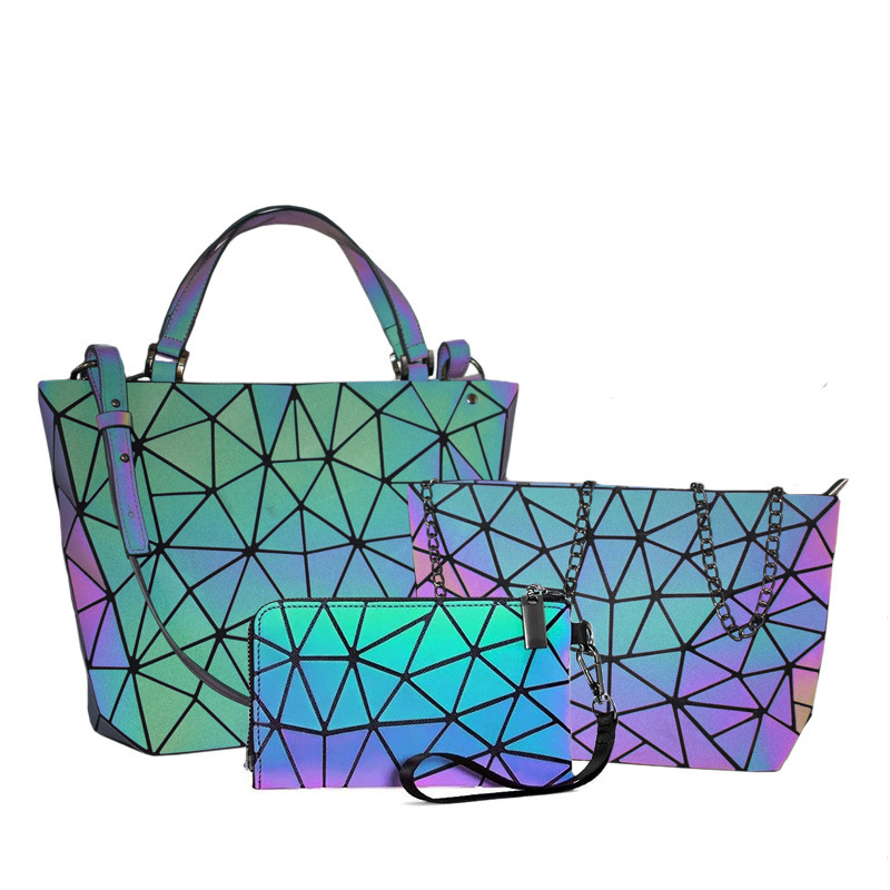 Luxurys Designers Bags 2021 Three Piece Geometric Rhombic Handbag Women's Luminous Bucket Handbags Versatile Shoulder Bag Chain Packs T-Purse, As picture
Luxurys Designers Bags 2021 Three Piece Geometric Rhombic Handbag Women's Luminous Bucket Handbags Versatile Shoulder Bag Chain Packs T-Purse, As picture