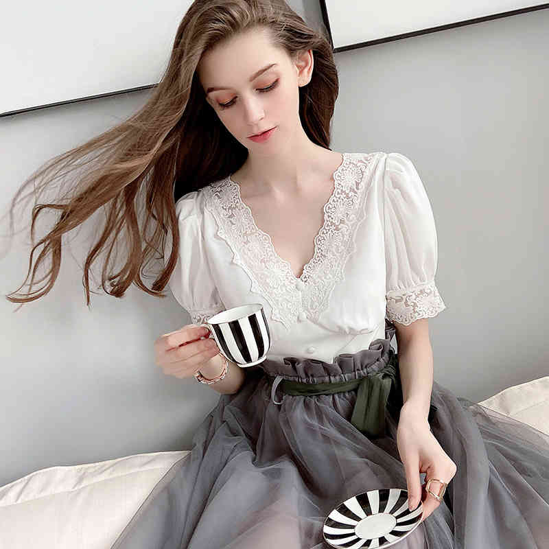 Dabuwawa Elegant Lace Deep V-Neck Blouse Women Casual Solid Puff Sleeve Chiffon Blouses Shirts Tops Office Lady DT1BCF006 210520