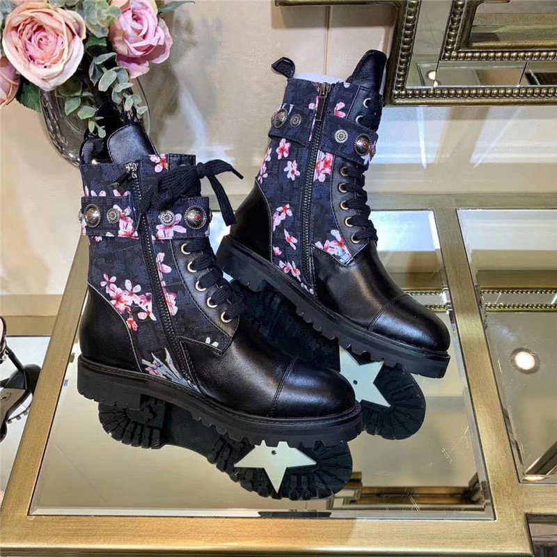 Designer Boots Classics Casual Street Design Womens Cowboy Top Quality Genuine Fashion Trendy Women Boot Fall And Winter Popular Style, Black
Designer Boots Classics Casual Street Design Womens Cowboy Top Quality Genuine Fashion Trendy Women Boot Fall And Winter Popular Style, Black