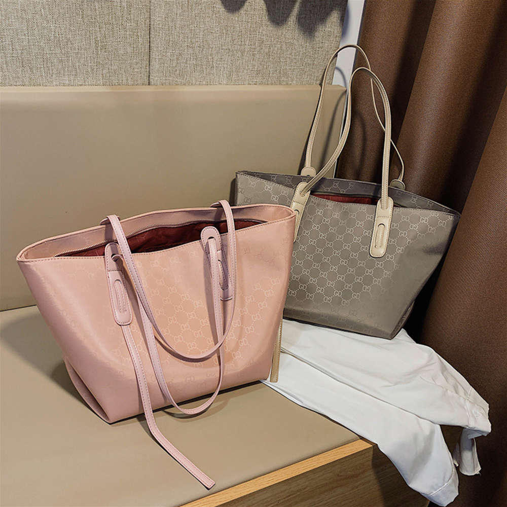Fashion Bag Women's Large Capacity One Shoulder Tote Bag Nylon Oxford Cloth Simple Korean, Khaki
Fashion Bag Women's Large Capacity One Shoulder Tote Bag Nylon Oxford Cloth Simple Korean, Khaki