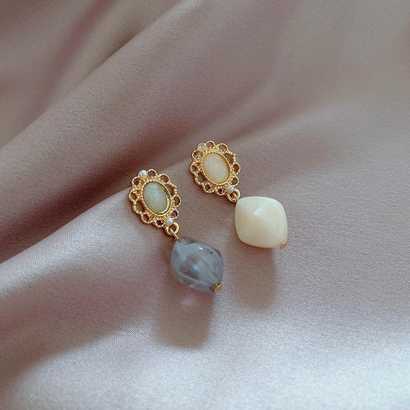 Stud Earrings For Women 2021 Fashion Jewelry Earings Simplicity Retro Asymmetry Grace Trendy
Stud Earrings For Women 2021 Fashion Jewelry Earings Simplicity Retro Asymmetry Grace Trendy