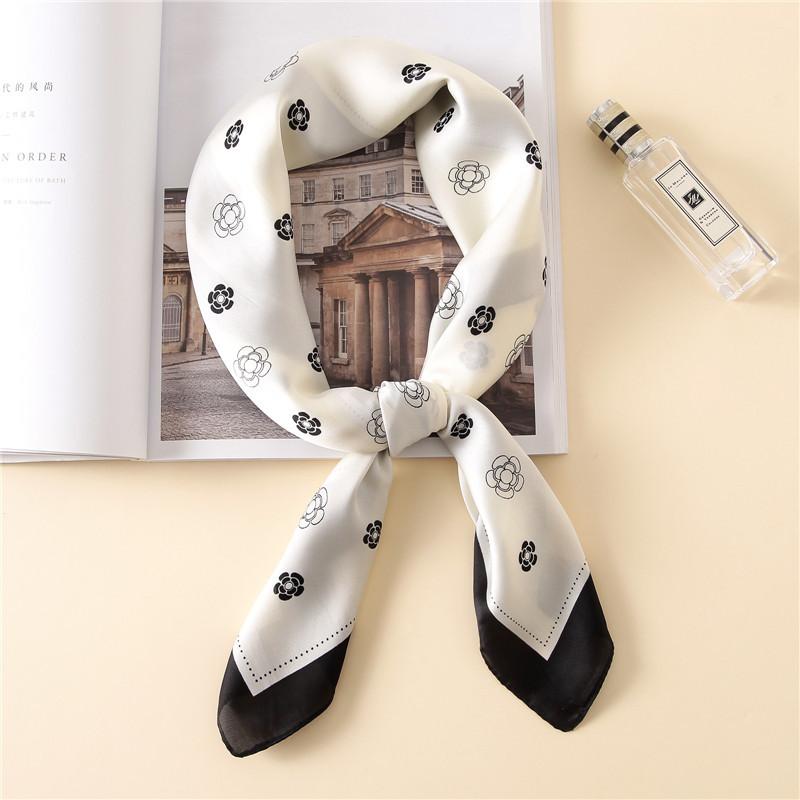 Scarves Floret Satin Shawls Fashion Print Sunscreen Kerchief Luxury Small Square Headcloth Four Seasons 70X70CM Silk
Scarves Floret Satin Shawls Fashion Print Sunscreen Kerchief Luxury Small Square Headcloth Four Seasons 70X70CM Silk