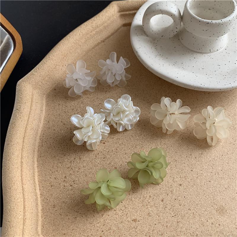 Stud 2022 Summer Trendy Elegant Acrylic Petal Flower Ball Earrings For Women Wedding Jewelry Fashion Bijoux Brincos, Golden;silver
Stud 2022 Summer Trendy Elegant Acrylic Petal Flower Ball Earrings For Women Wedding Jewelry Fashion Bijoux Brincos, Golden;silver