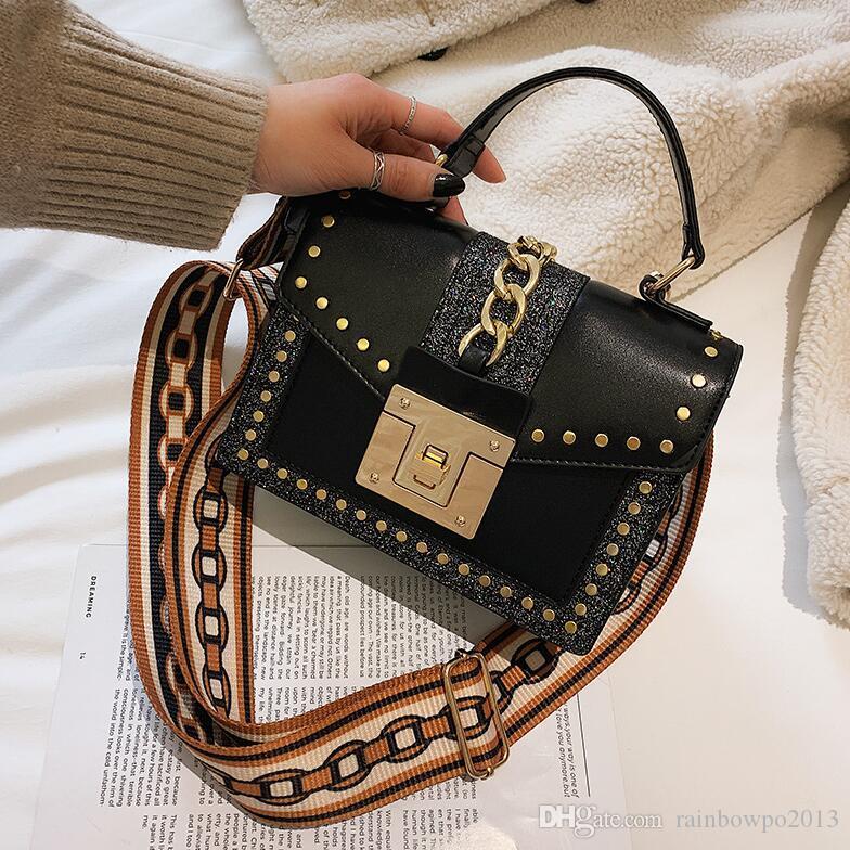 Factory wholesale women bag sequined small square bags chain decoration fashion shoulder handbag gold buckle womens messenger handbags
Factory wholesale women bag sequined small square bags chain decoration fashion shoulder handbag gold buckle womens messenger handbags