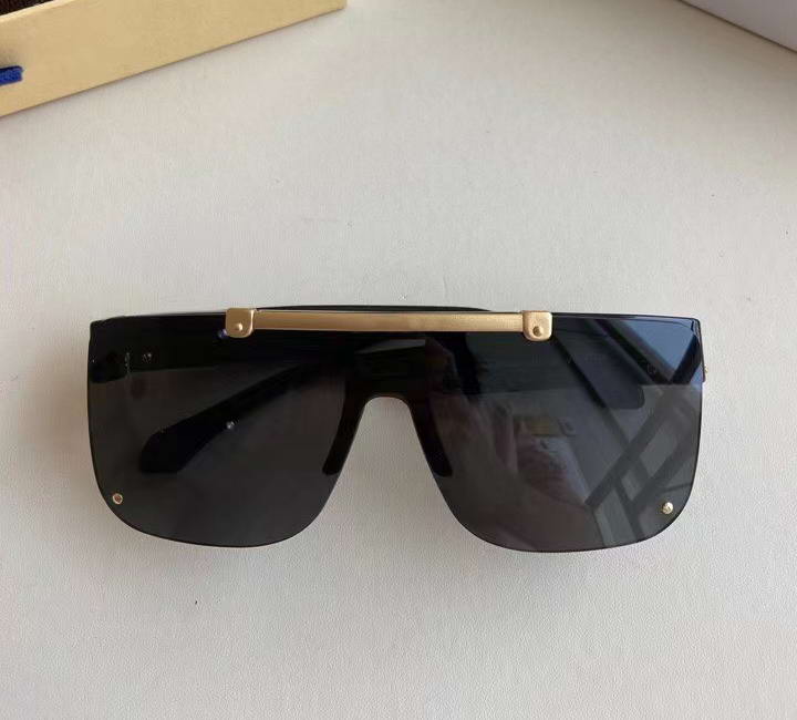 Black Rectangle Flip up Sunglasses Grey Lens 1194 men Fashion Sun glasses Sonnenbrille gafa de sol Eyewear Summer with box
Black Rectangle Flip up Sunglasses Grey Lens 1194 men Fashion Sun glasses Sonnenbrille gafa de sol Eyewear Summer with box