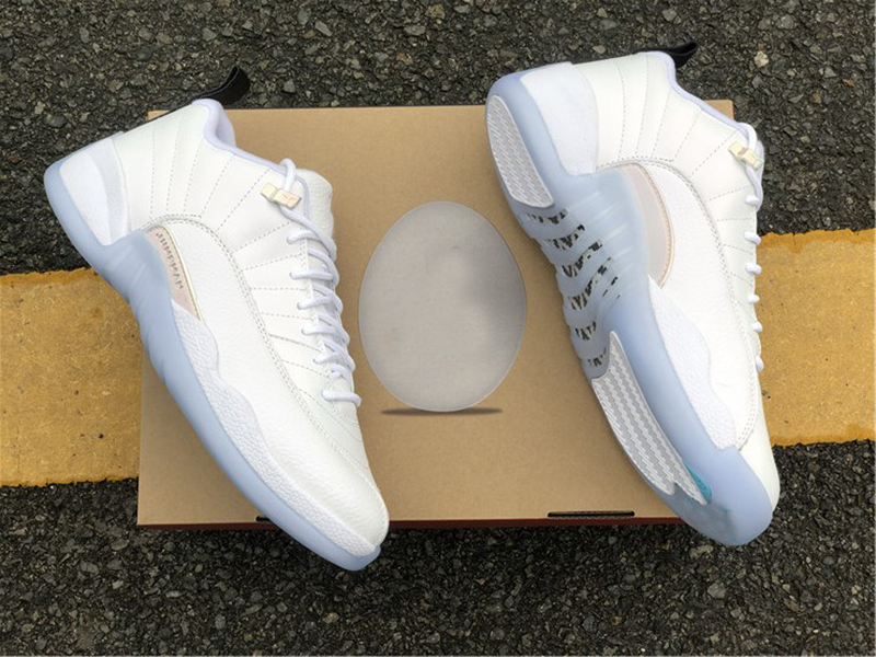 with Box 2021 Mens Basketball Shoes Sneakers 12S Easter White for Men Sports Shoe Size US7-12 
with Box 2021 Mens Basketball Shoes Sneakers 12S Easter White for Men Sports Shoe Size US7-12
