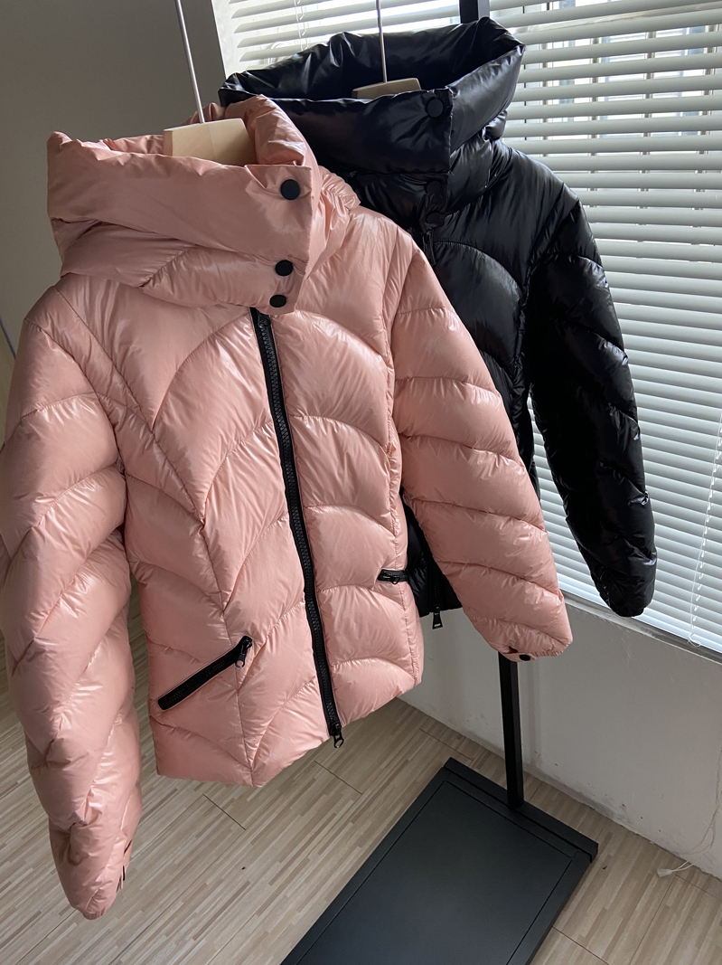 2021 New Ms Small Slim Fit Slimming White Duck down Long Sleeve Hooded Glossy European Goods down Jacket Womens Coat, Black
2021 New Ms Small Slim Fit Slimming White Duck down Long Sleeve Hooded Glossy European Goods down Jacket Womens Coat, Black