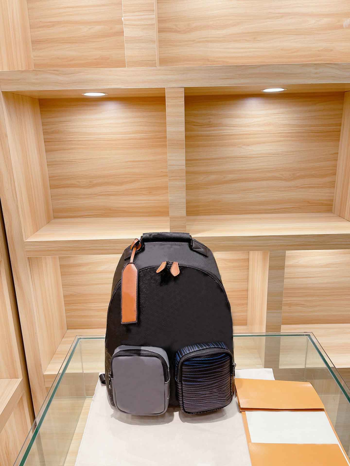Stylish Mens Backpack bag Desingers Classical Printed High Street Women Bags Sport Style Fashion bages 4 Style Available
Stylish Mens Backpack bag Desingers Classical Printed High Street Women Bags Sport Style Fashion bages 4 Style Available