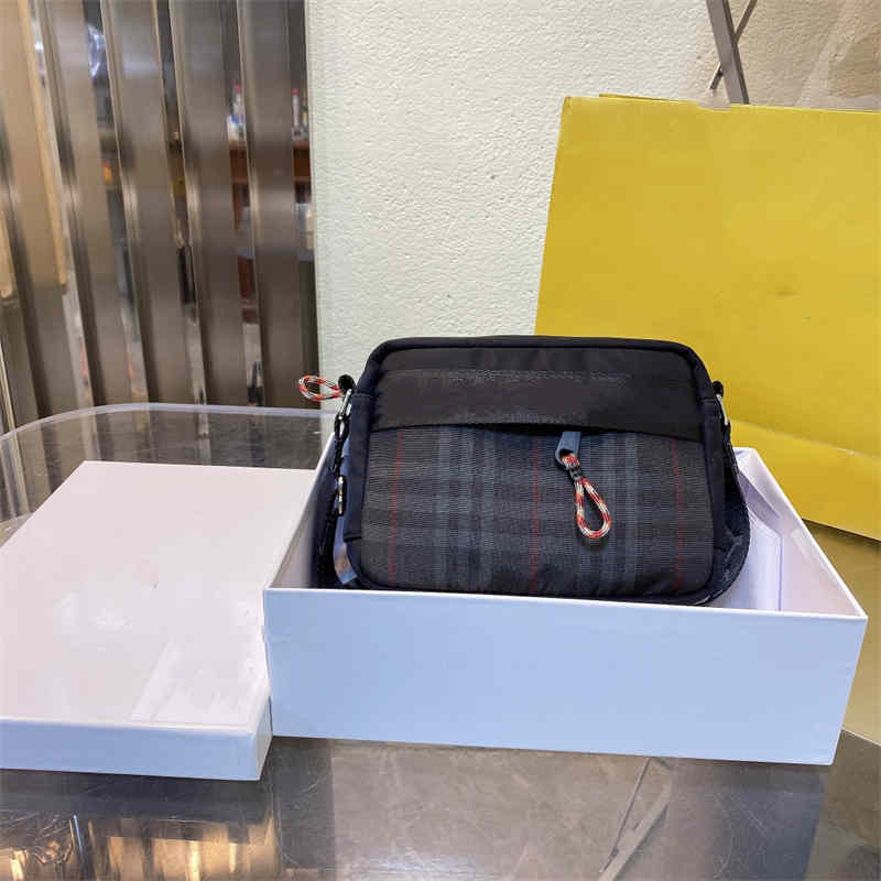 2021 unisex evening bags women and men camera bag high quality nylon leather classic plaid patchwork crossbody-bags famous luxury designer A
2021 unisex evening bags women and men camera bag high quality nylon leather classic plaid patchwork crossbody-bags famous luxury designer A