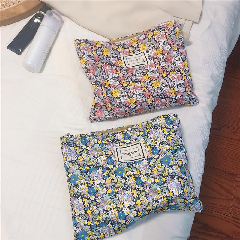 Cosmetic Bags & Cases Vintage Floral Makeup Large Capacity Travel Toiletry Bag Cotton Women's Organizer Beauty Brush Storage Pouchs, Type a
Cosmetic Bags & Cases Vintage Floral Makeup Large Capacity Travel Toiletry Bag Cotton Women's Organizer Beauty Brush Storage Pouchs, Type a