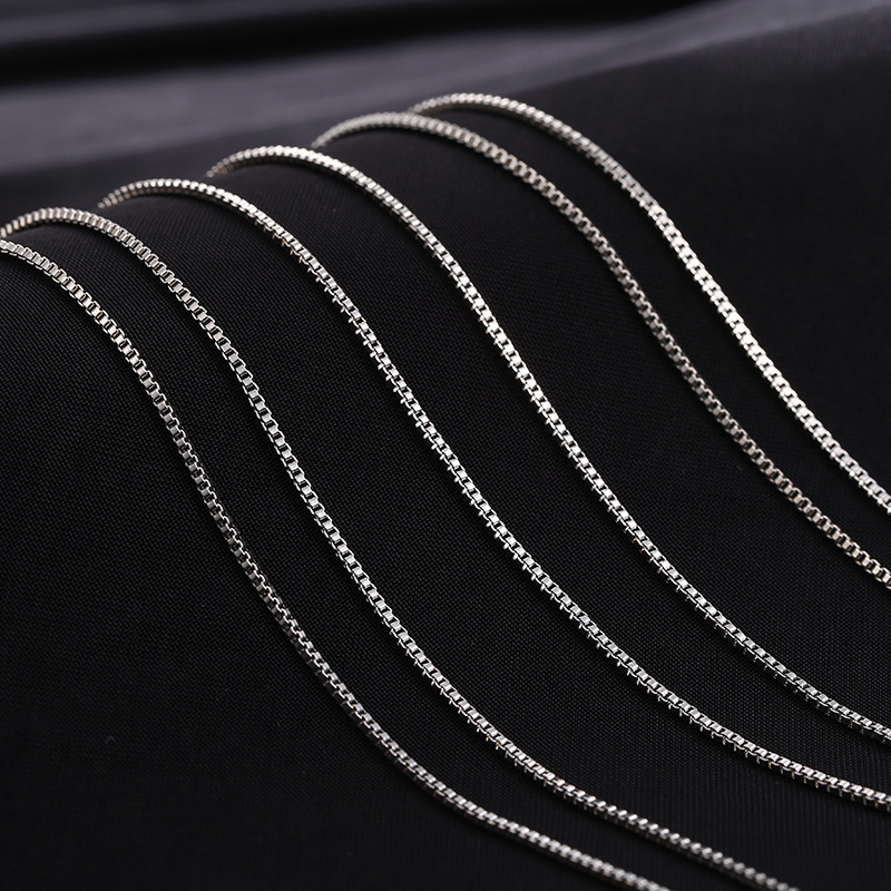Wholesale 10pcs 1.4MM 925 Sterling Silver Necklace Box Link Chains Jewelry 16"/18"/20"/22"/24"/26"/28"/30" (8 sizes Choose)37 Q2
Wholesale 10pcs 1.4MM 925 Sterling Silver Necklace Box Link Chains Jewelry 16"/18"/20"/22"/24"/26"/28"/30" (8 sizes Choose)37 Q2